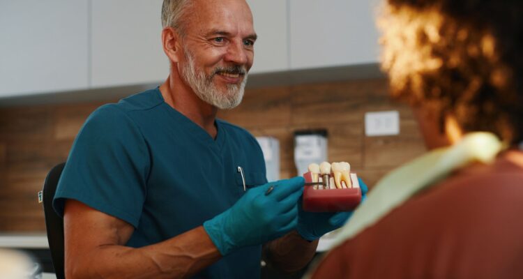 Cuidado de Implantes Dentales
