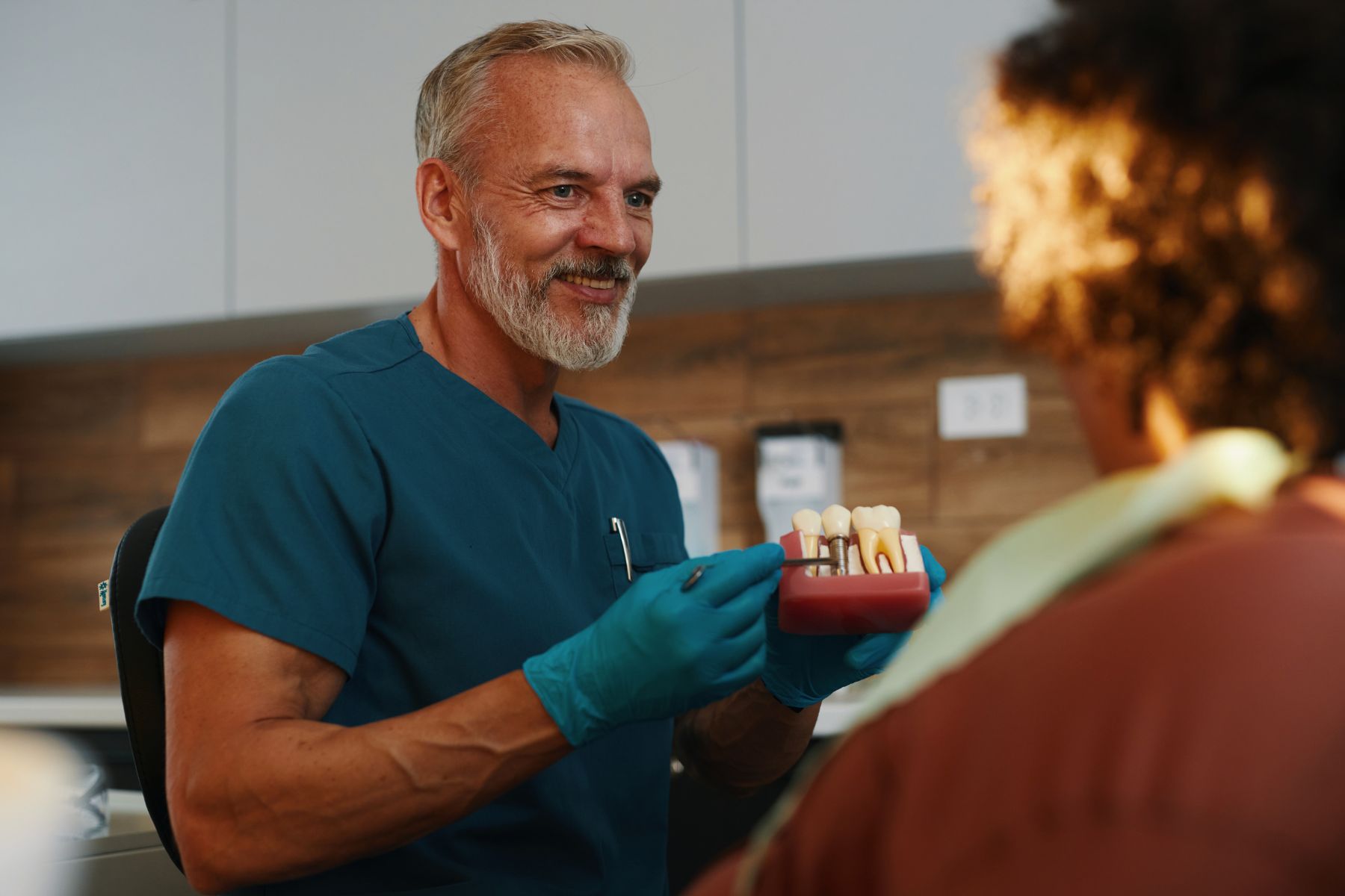 Cuidado de Implantes Dentales